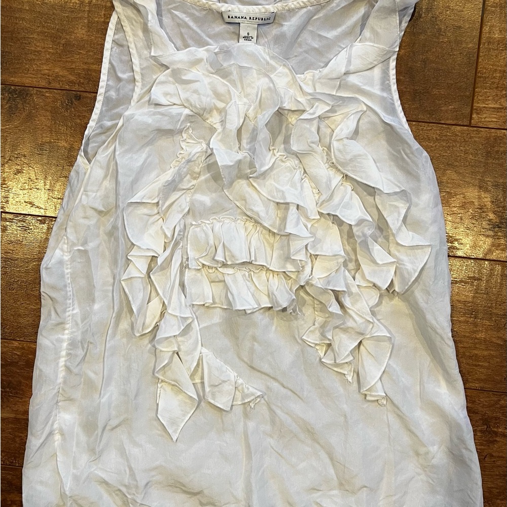 Banana Republic white/Cream Ruffle 100% silk Blouse size Small